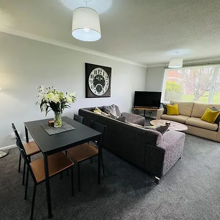 Modern & Secluded In Frenchay Apartment *