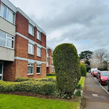 Modern & Secluded In Frenchay *