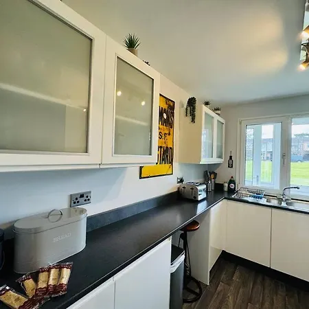 Modern & Secluded In Frenchay Apartment Bristol