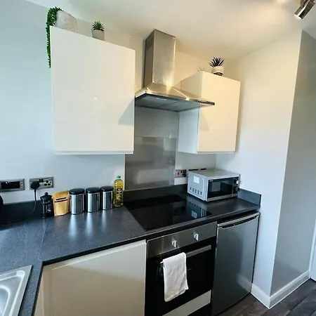 Modern & Secluded In Frenchay Bristol