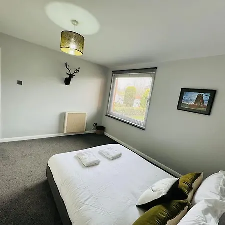 Modern & Secluded In Frenchay