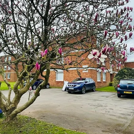Modern & Secluded In Frenchay Apartment *